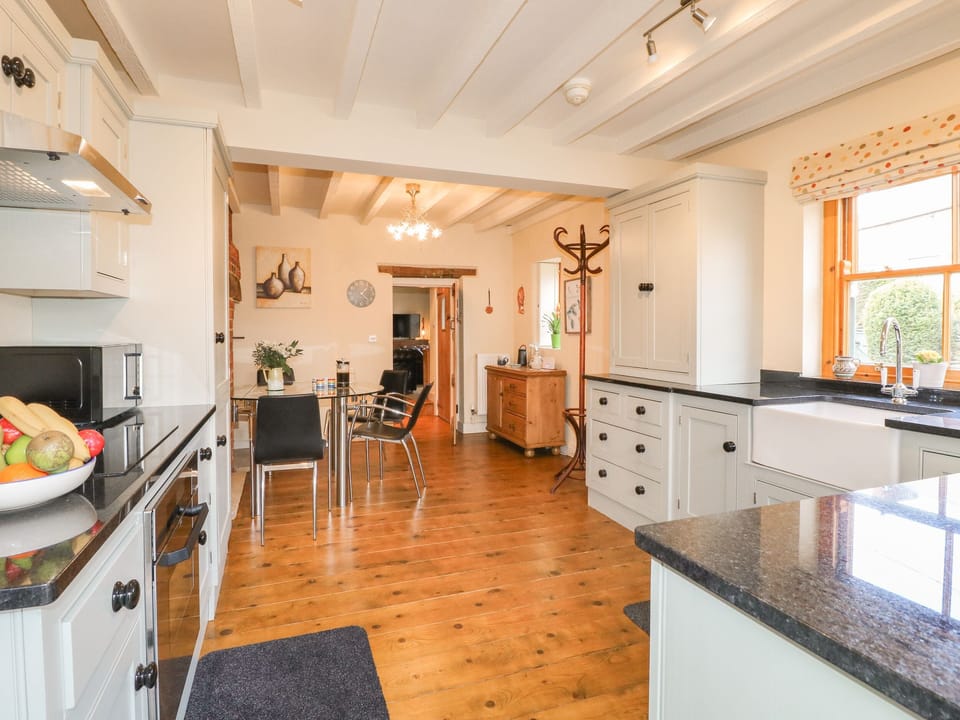 Cottage | Interior