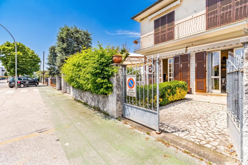Family House, Multiple Bedrooms (Casa Lidia 900m From Sea) | Exterior