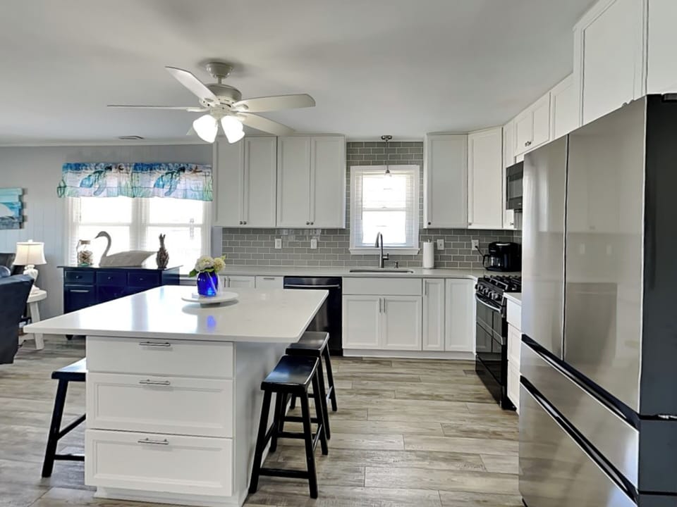 Fully Equipped Kitchen with Stainless Steel Appliances