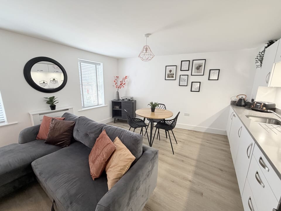 Comfort Apartment, Private Bathroom, Courtyard View | Lounge