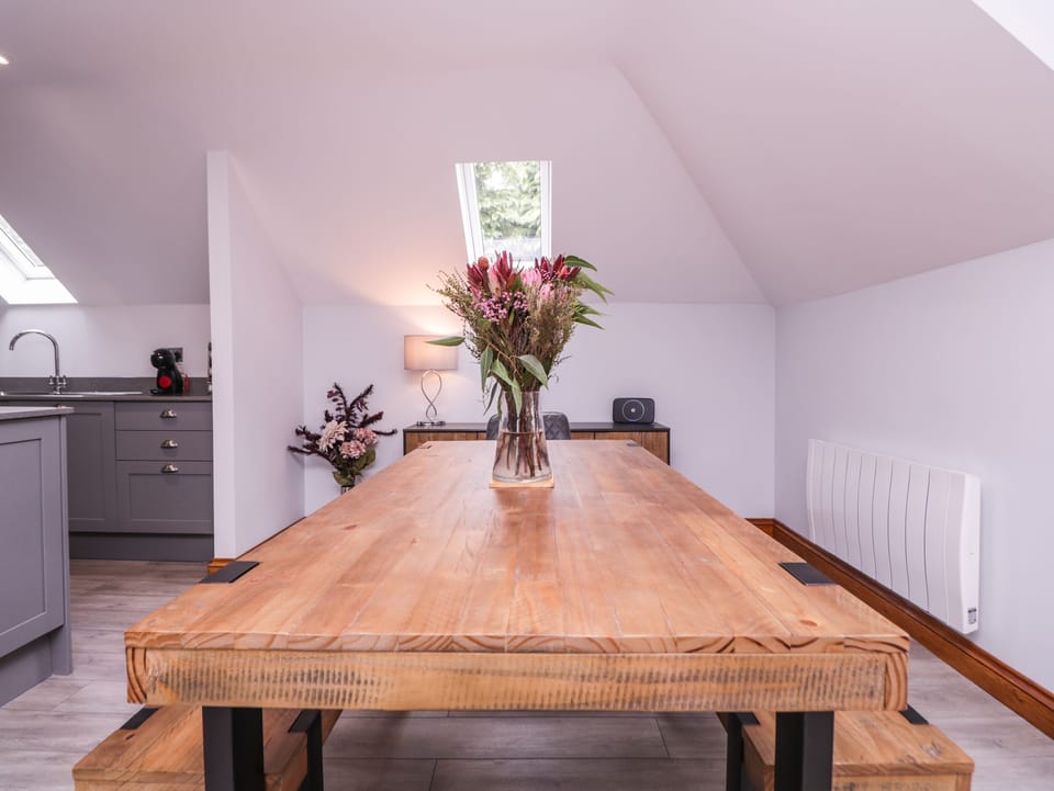 Cottage | Private kitchen | Fridge, microwave, dishwasher, electric kettle