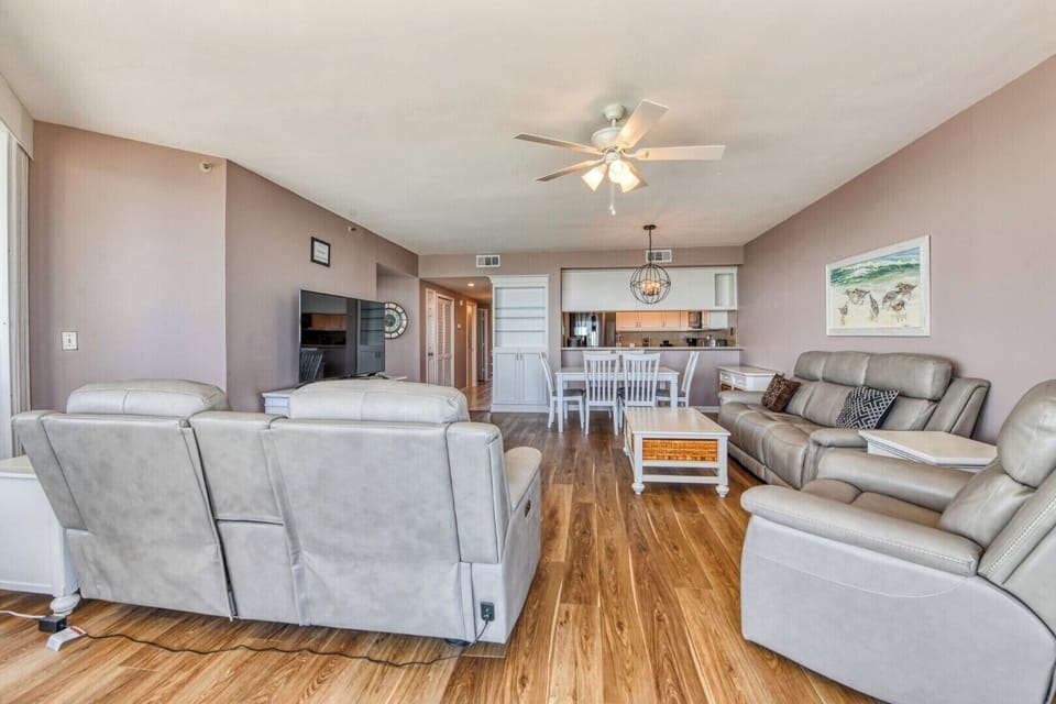 One Ocean Place 1207