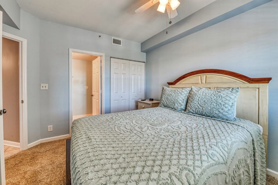 One Ocean Place 1207