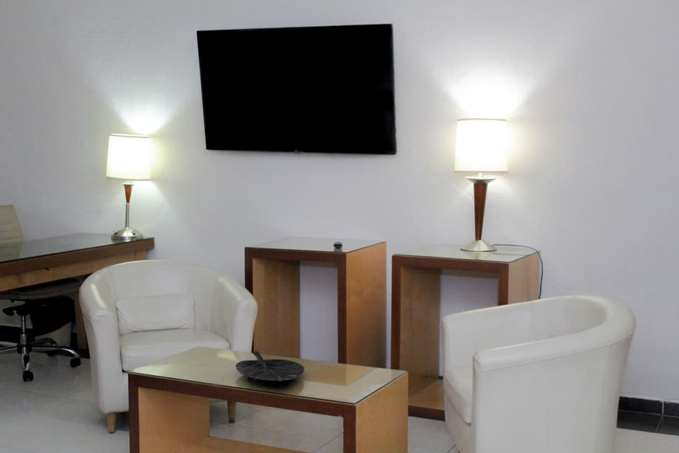 Presidential Suite, 2 Double Beds, Non Smoking, Air conditioning | Living area