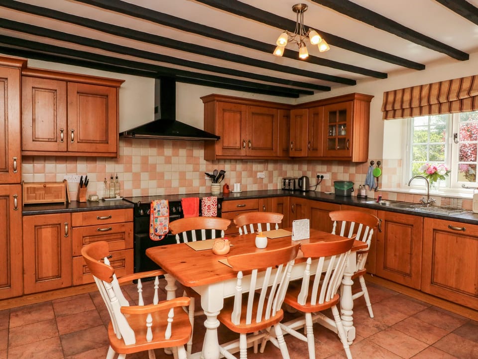 Cottage | Interior