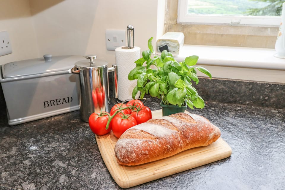Cottage | Private kitchen | Fridge, microwave, dishwasher, electric kettle