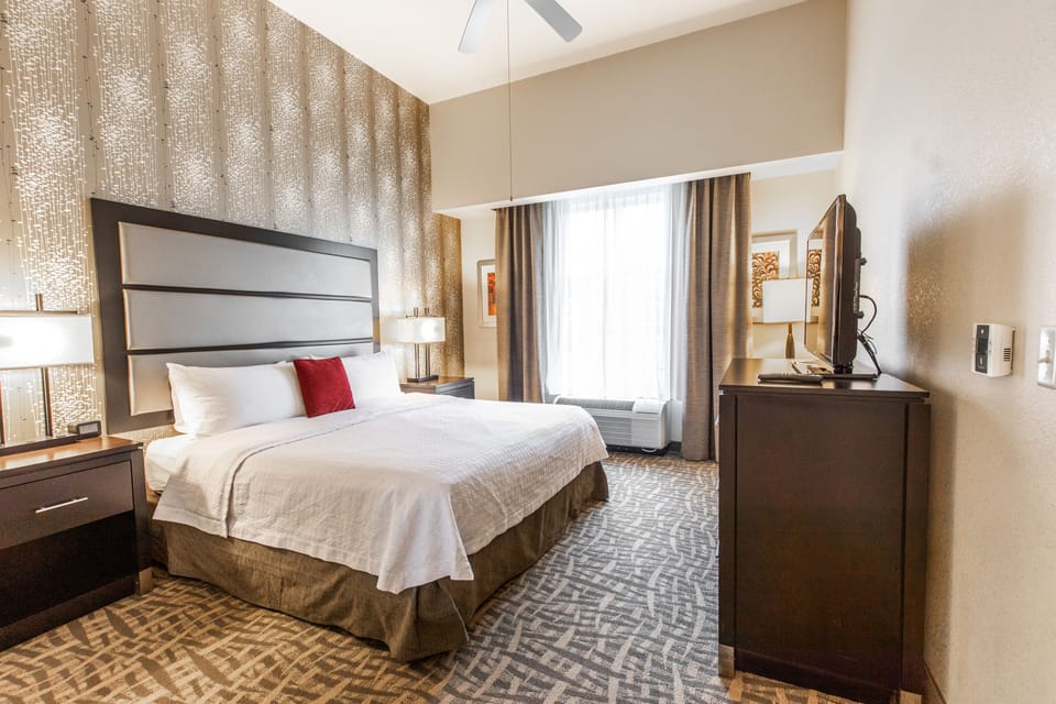 Studio, 1 King Bed, Accessible, Bathtub (Mobility & Hearing) | In-room safe, desk, laptop workspace, iron/ironing board