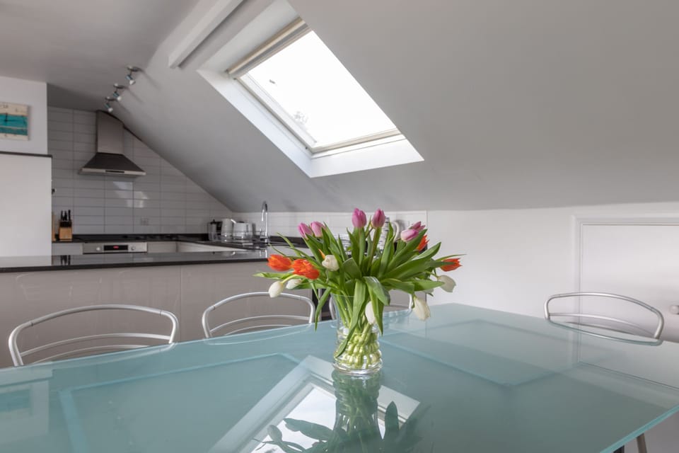 Cottage | Dining