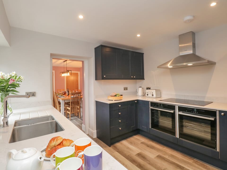 Cottage | Interior