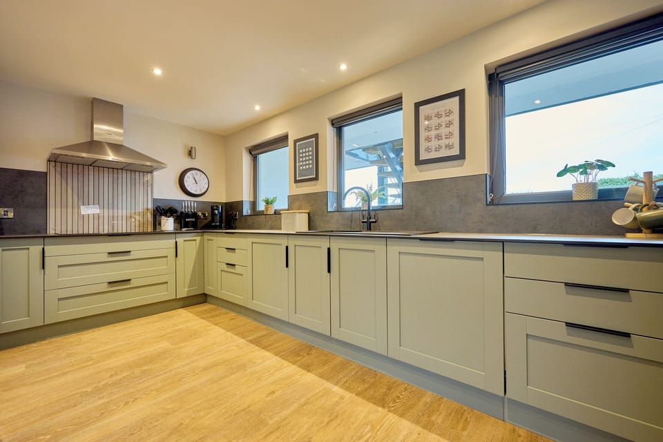 Fridge, dishwasher, electric kettle, toaster