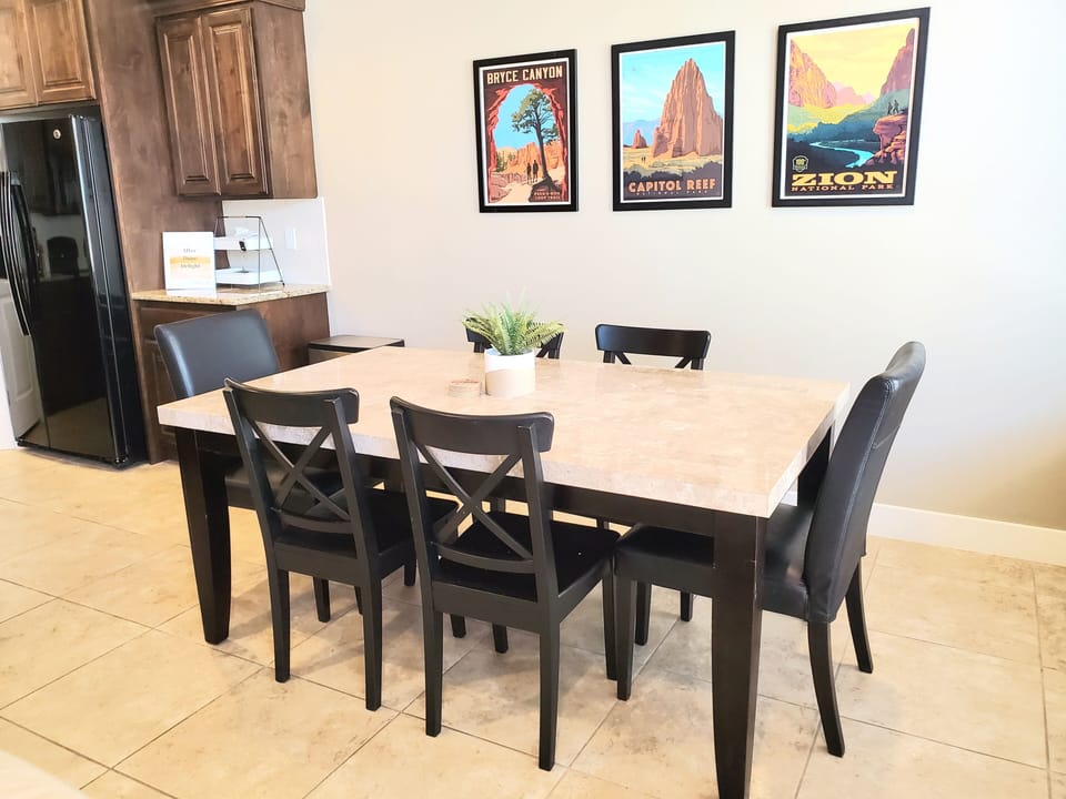 Kitchen Table 