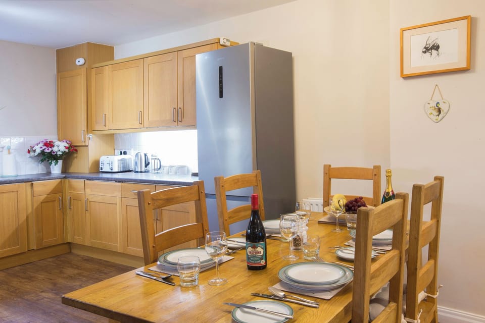 Cottage | Dining