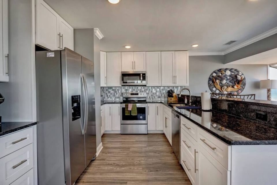 Gorgeous kitchen with all the essentials with stunning views!