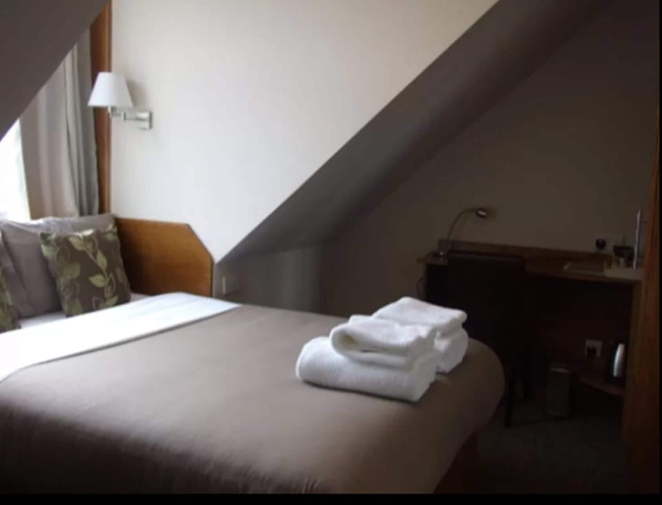 Double room with external bathroom  | Free WiFi, bed sheets