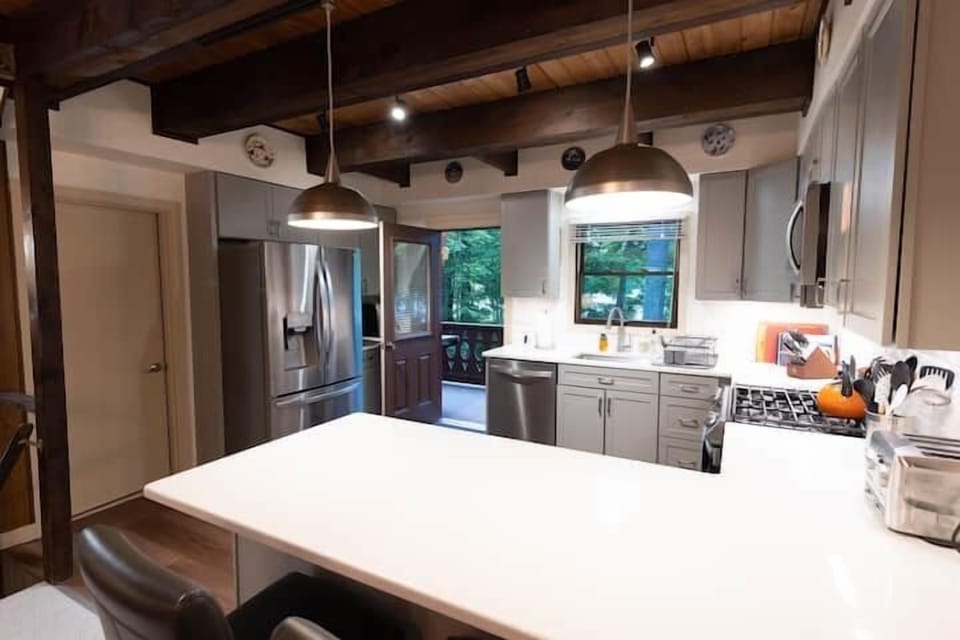 #FoodLover #KitchenIdeas #SleekKitchens #HomeCooking