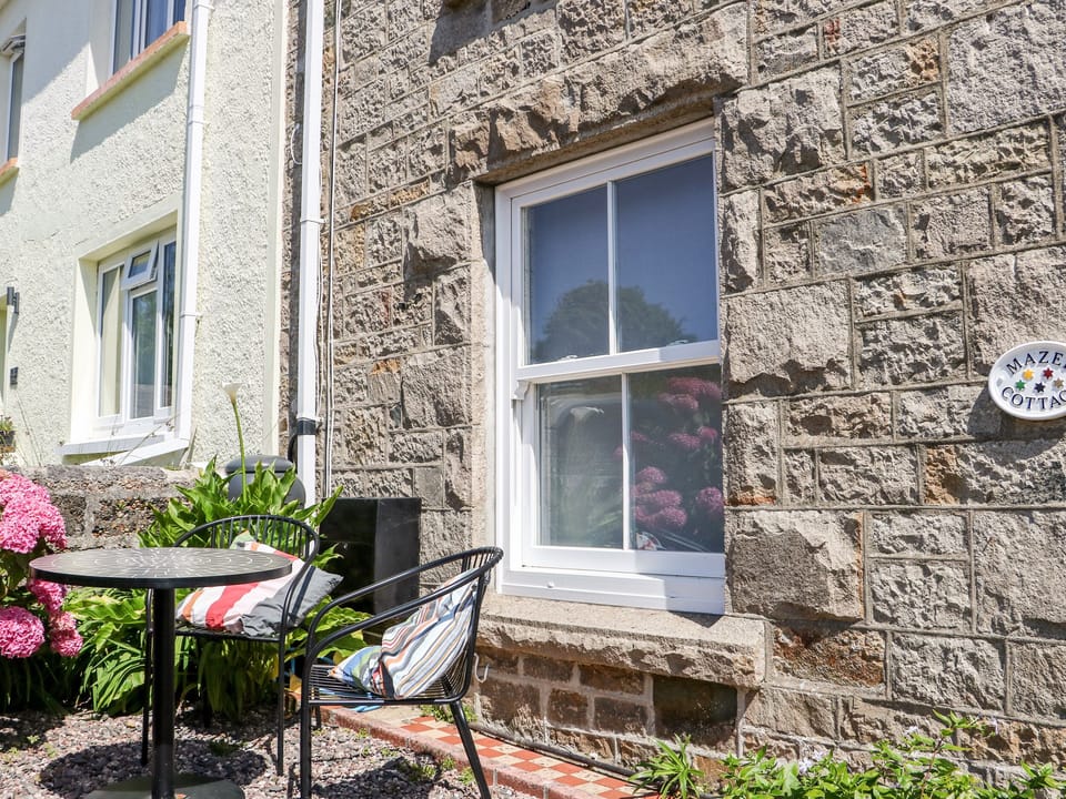 Cottage | Balcony