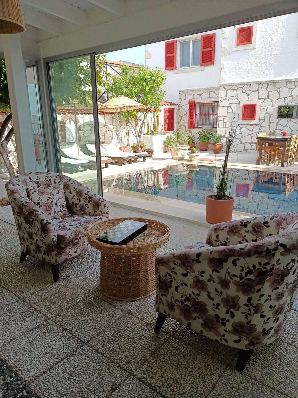 Basic Room | Living area