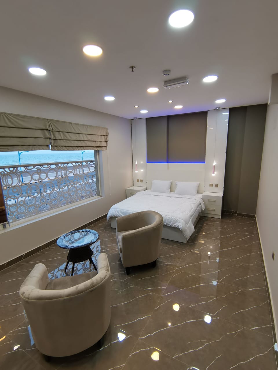 Double Room Sea View | WiFi (free), bed sheets
