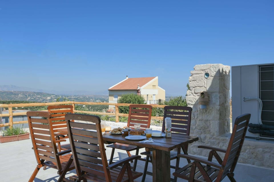 Luxury Room, 4 Bedrooms | Terrace/patio