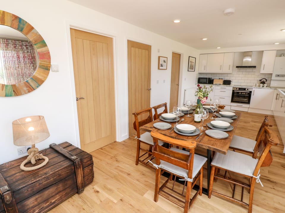 Cottage | Private kitchen | Fridge, microwave, dishwasher, electric kettle
