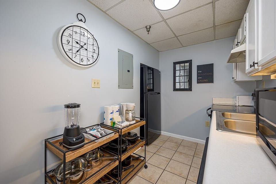 Bearfoot Lodge Condo Kitchen