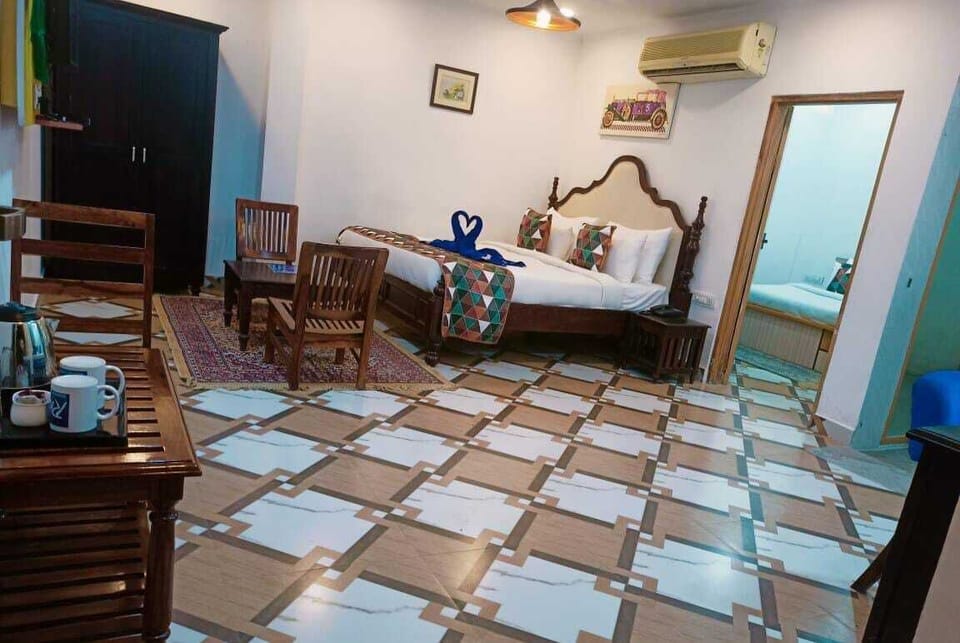 Premium bedding, desk, laptop workspace, free WiFi