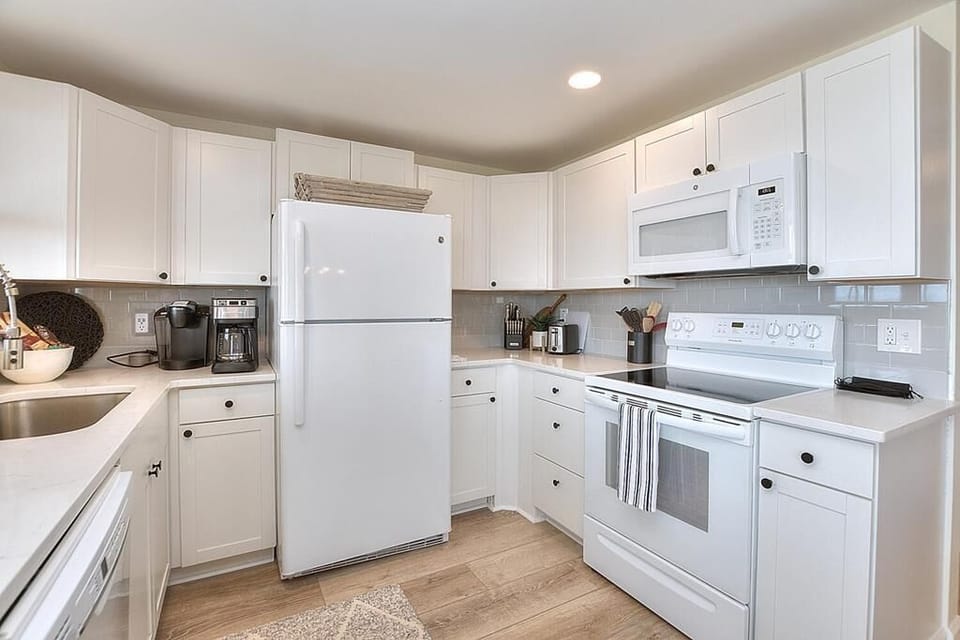 Kitchen
GW 6.2022