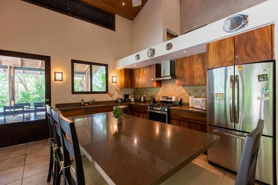 Full kitchen (2)