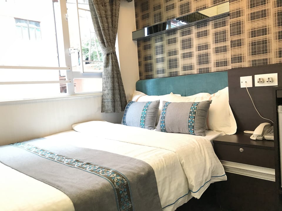 Standard Double Room | In-room safe, iron/ironing board, free WiFi
