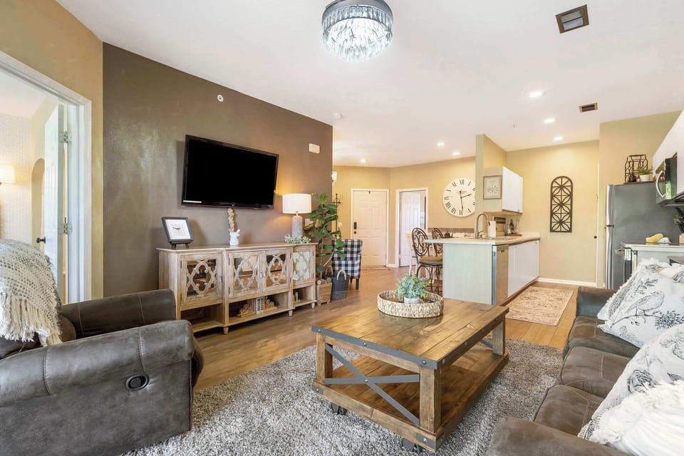 Condo, Multiple Beds, Pool Access, Garden View (Fairview Escape) | Living area | 42-inch flat-screen TV with digital channels