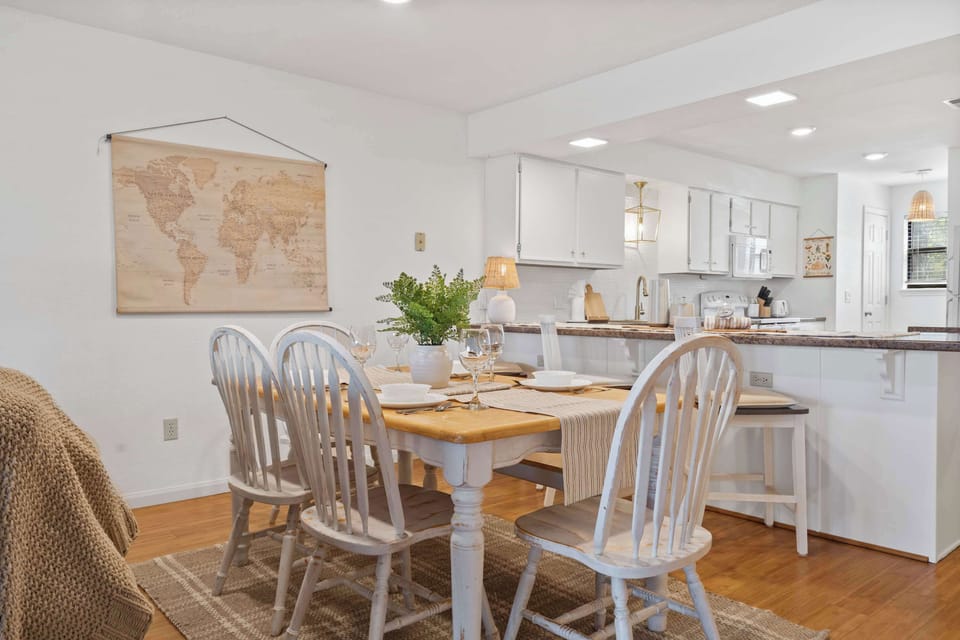 Condo, Multiple Beds, Patio (Foothills Walk-in ) | Dining