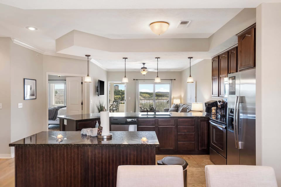 Condo, Multiple Beds, Balcony (Table Rock Overlook) | Interior