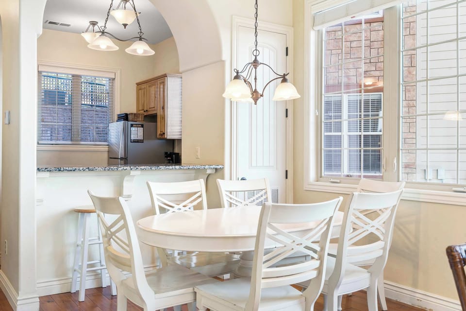 Condo, Multiple Beds, Balcony, Mountain View (Sunset Retreat) | Dining