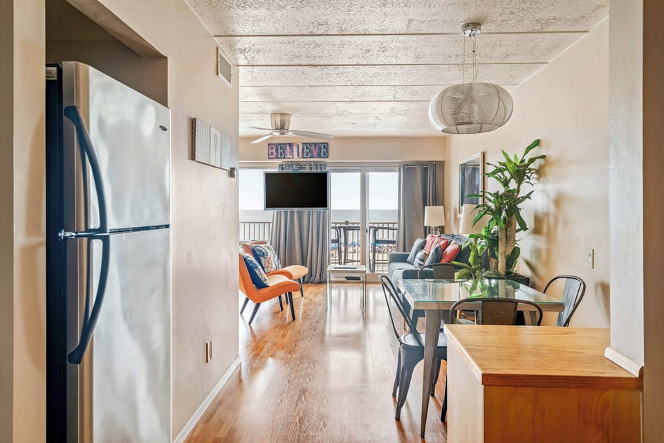 Studio Suite, Multiple Beds, Balcony, Ocean View | Interior