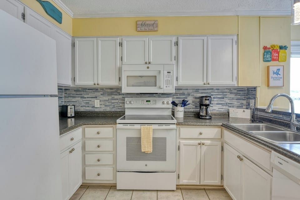 Sea Oaks 111