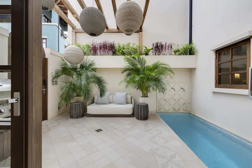 Private pool area