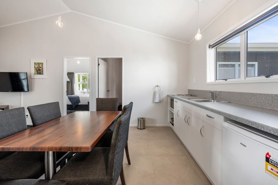 Standard Apartment, 2 Bedrooms | Desk, iron/ironing board, free WiFi, bed sheets