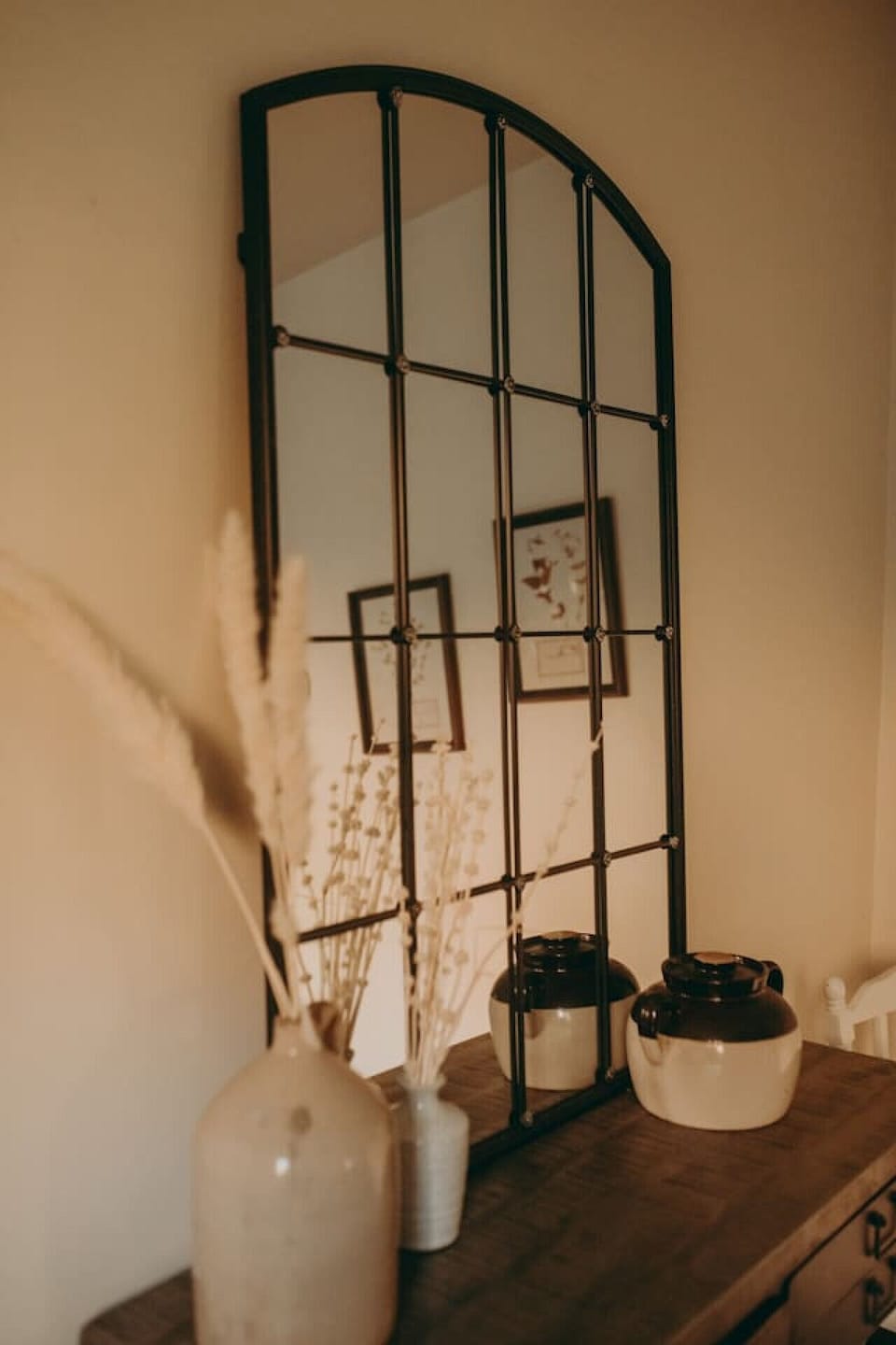 Black-paned mirror