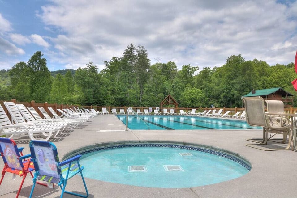 You have access to a pool and hot tub at Honeysuckle Meadows RV Park. All you need is proof you are staying at Alabaster house and you have access. It is only 1 mile away.