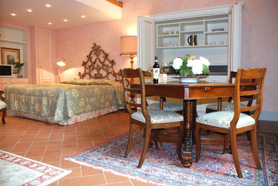 Classic Duplex, Courtyard View | 1 bedroom, Egyptian cotton sheets, premium bedding, pillowtop beds