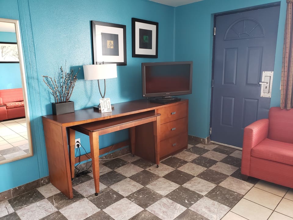 Iron/ironing board (on request), bed sheets