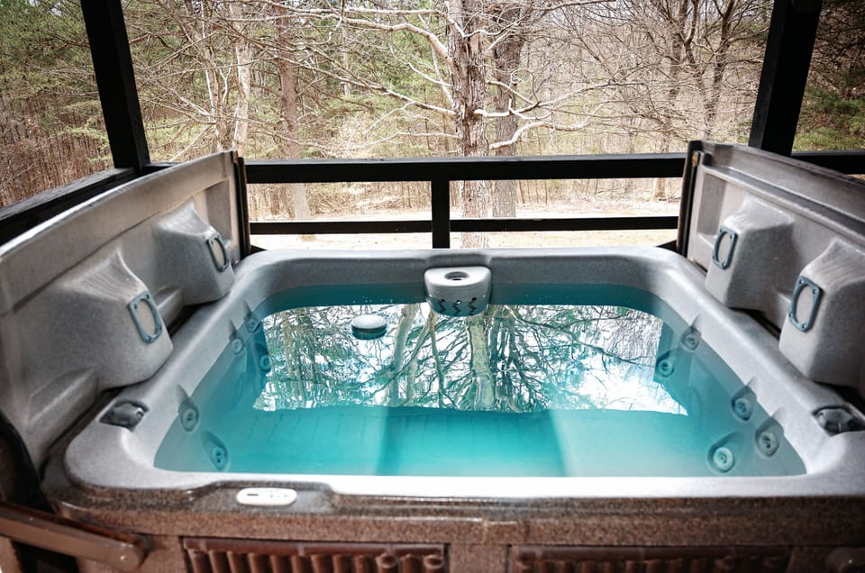 Hot Tub / whirlpool bath (Outdoor)