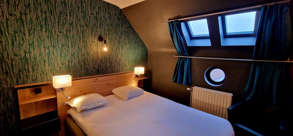 Classic Double Room, 1 King Bed | Egyptian cotton sheets, premium bedding, in-room safe