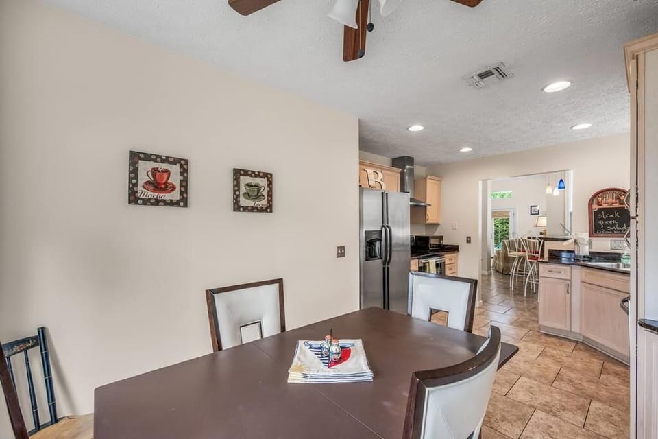 Dining/Kitchen