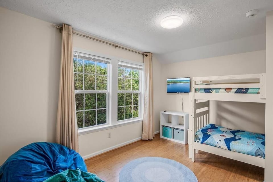 Twin Bunk Kids Room