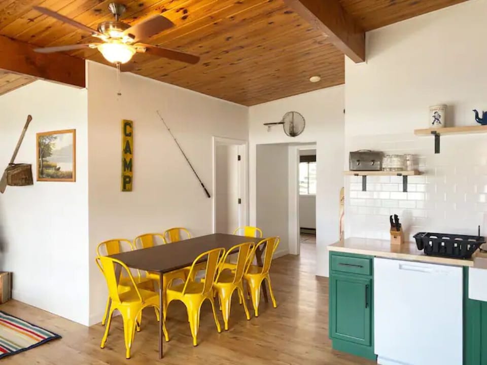 The dining table has seating for 8 guests.