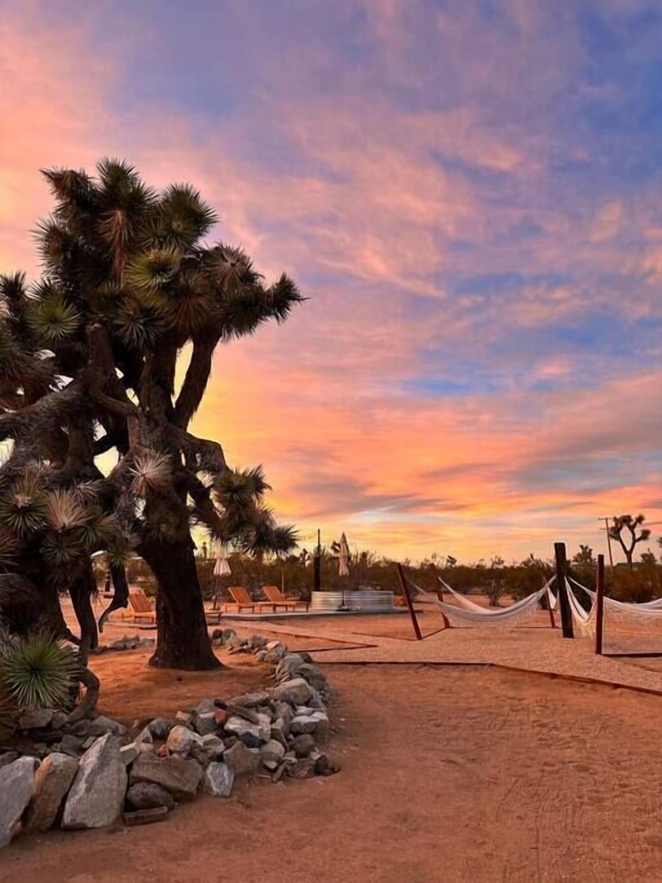 10 minutes away from the Joshua Tree National Park entrance!
