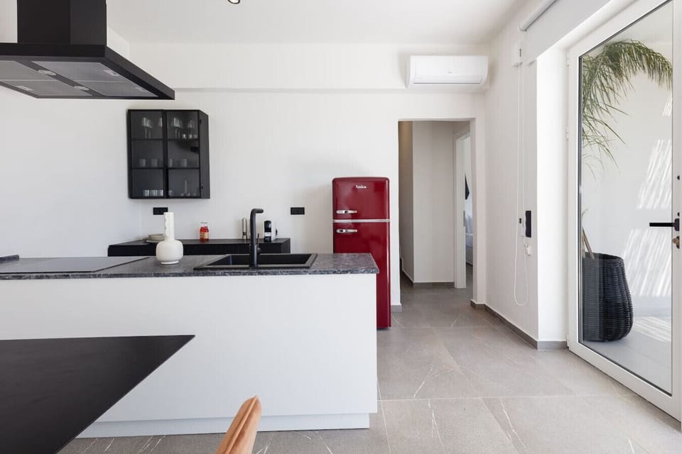 The fully equiped kitchen creates a comfortable cooking experience.