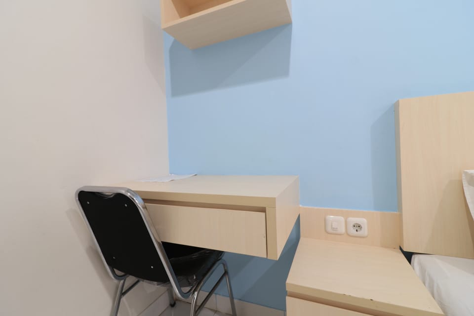 Desk, free WiFi, bed sheets