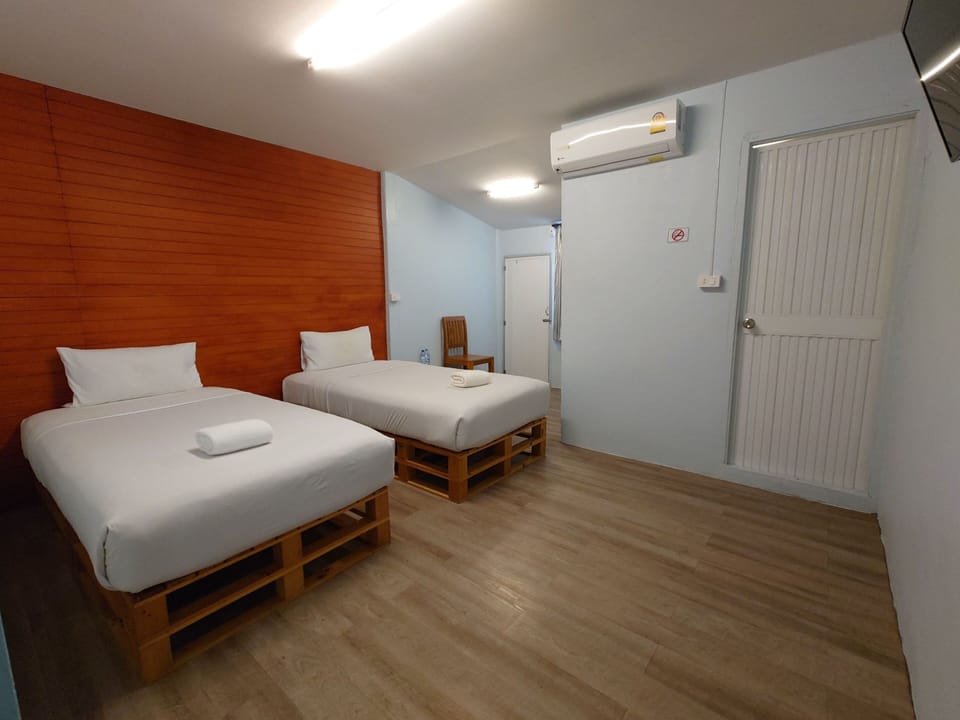 Standard Twin Room | WiFi (free), bed sheets